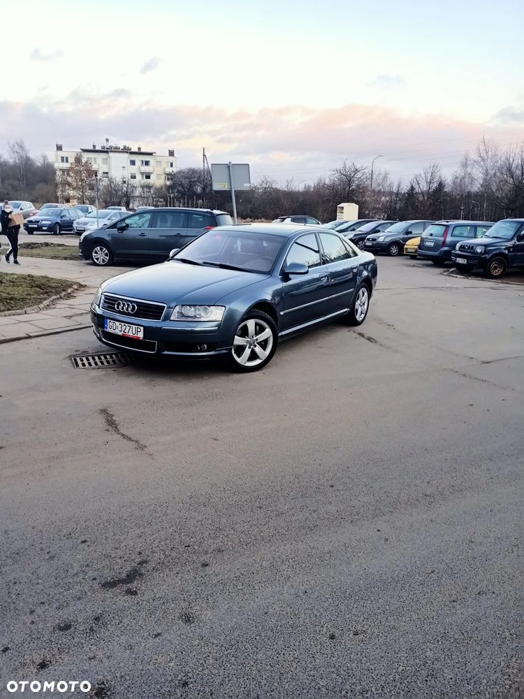 Audi A8 4.2 Quattro - 10