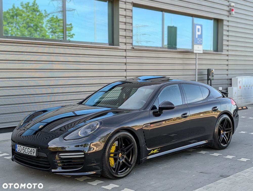 Porsche Panamera GTS - 4