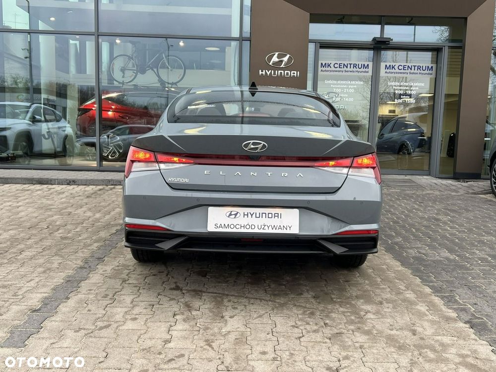 Hyundai Elantra - 6