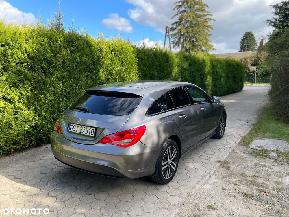 Mercedes-Benz CLA 180 d Shooting Brake - 11
