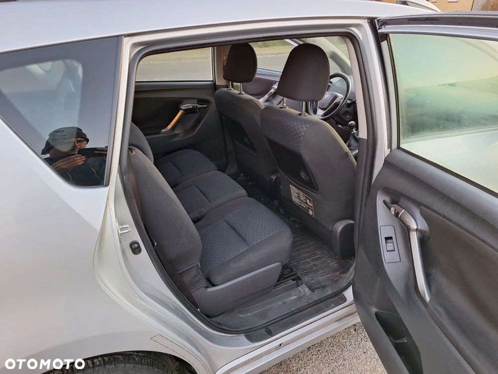 Toyota Verso 2.0 D-4D Sol 7os - 12