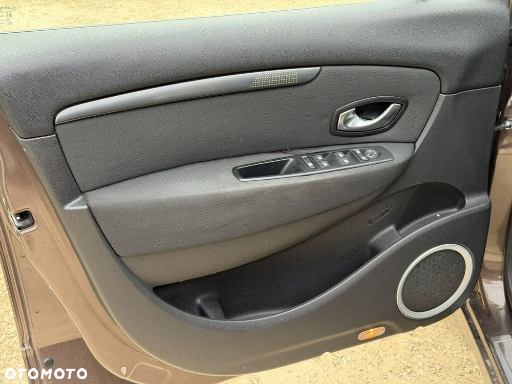 Renault Grand Scenic - 9