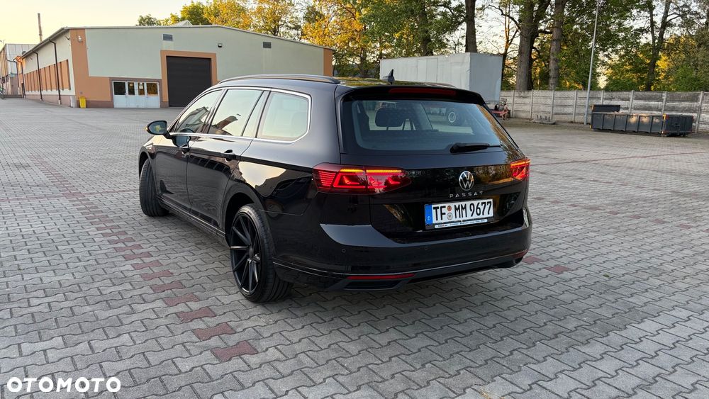 Volkswagen Passat Variant 2.0 TDI SCR DSG Business - 5