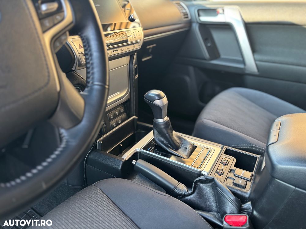 Toyota Land Cruiser 2.8l D-4D 204 CP A/T 7 locuri Executive - 14