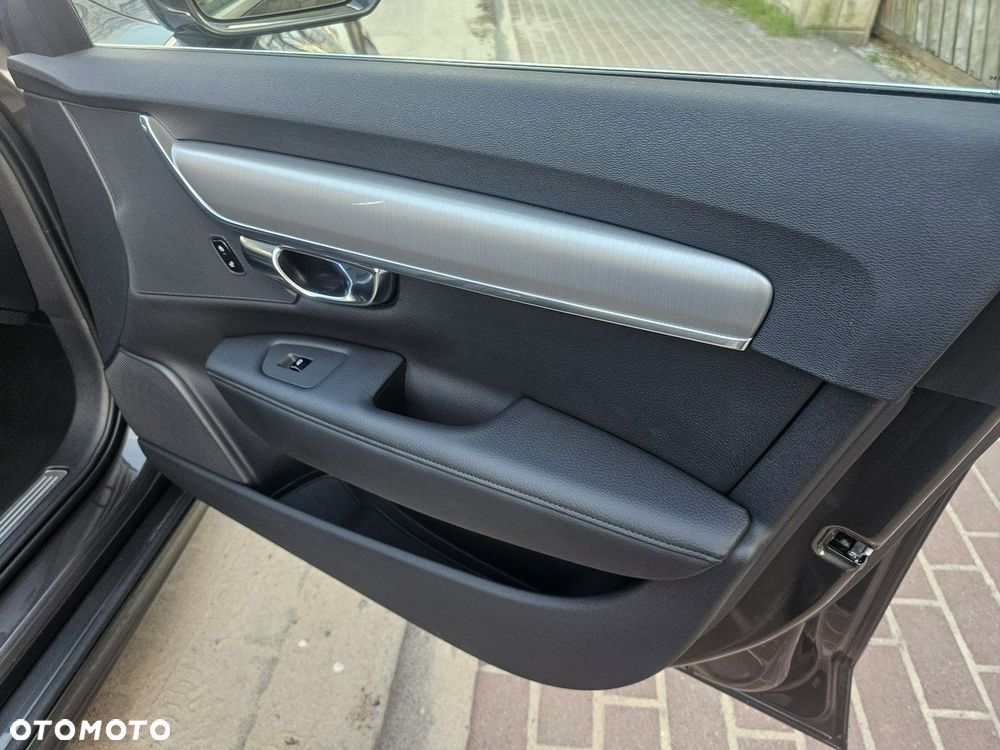Volvo V90 D4 Momentum Pro - 19