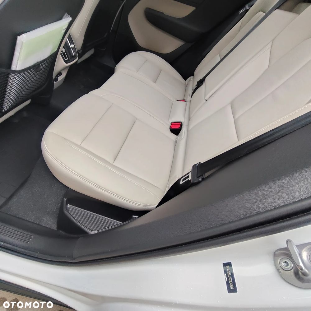 Volvo XC 40 T5 AWD R-Design - 7