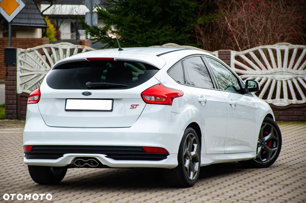 Ford Focus 2.0 TDCi ST mit Leder-Exclusiv-Paket - 14