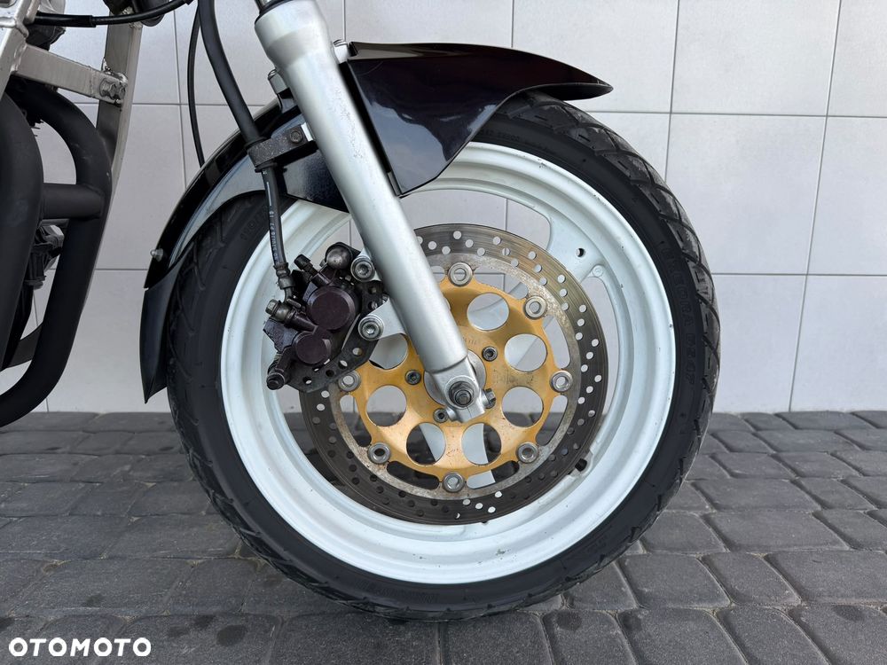 Suzuki GS - 20
