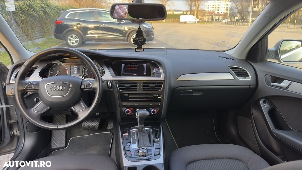 Audi A4 2.0 TDI DPF multitronic S line Sportpaket - 6