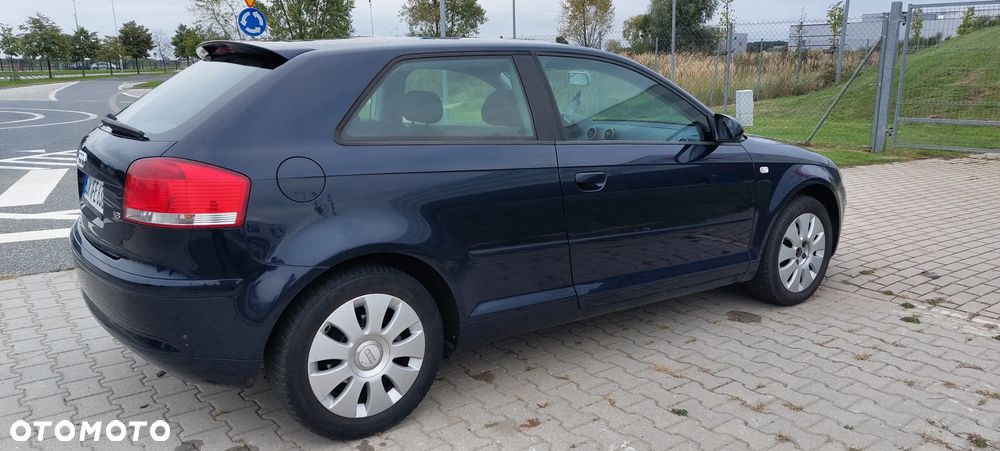 Audi A3 1.6 Ambiente - 12