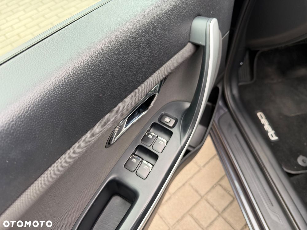 Kia Ceed 1.4 Attract - 18