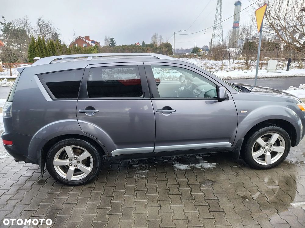 Mitsubishi Outlander 2.0 DID Intense + SE - 4
