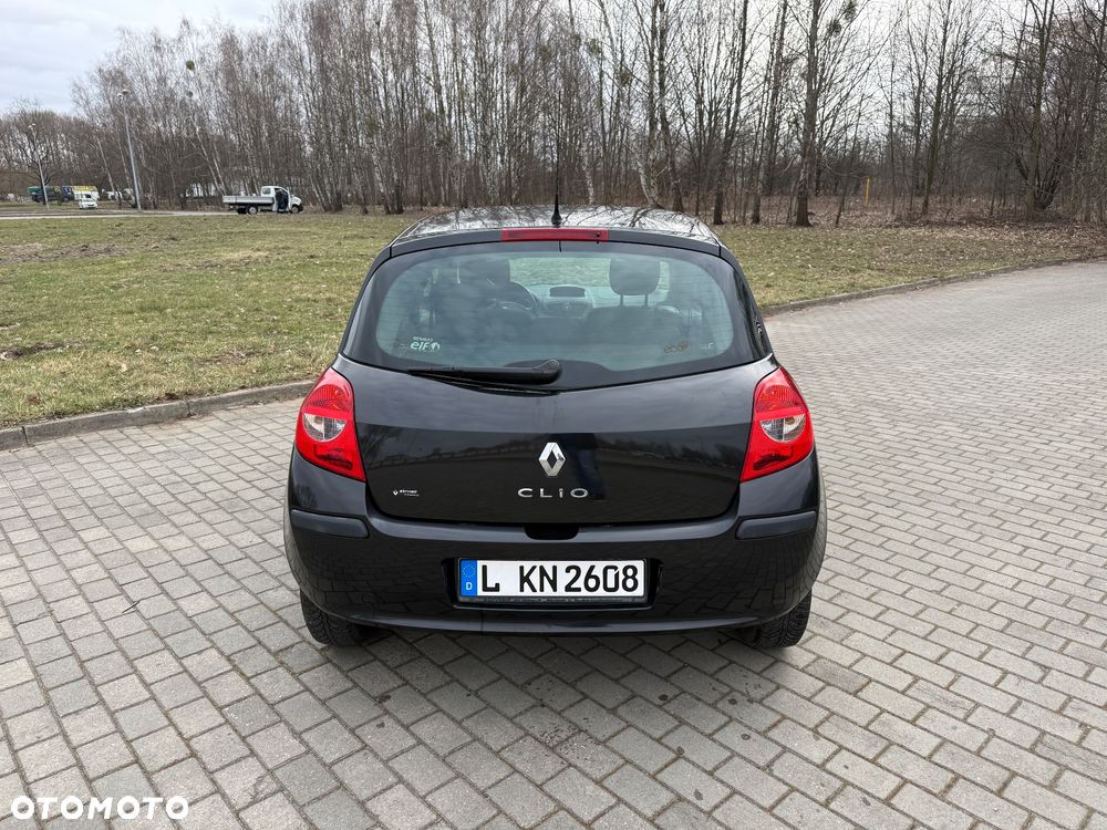 Renault Clio 1.2 16V 75 Expression - 7