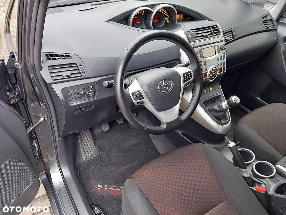 Toyota Verso 1.8 Executive - 14