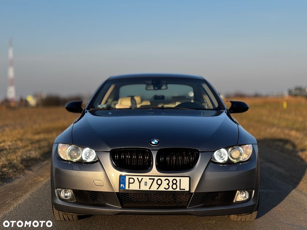 BMW Seria 3 325i - 4
