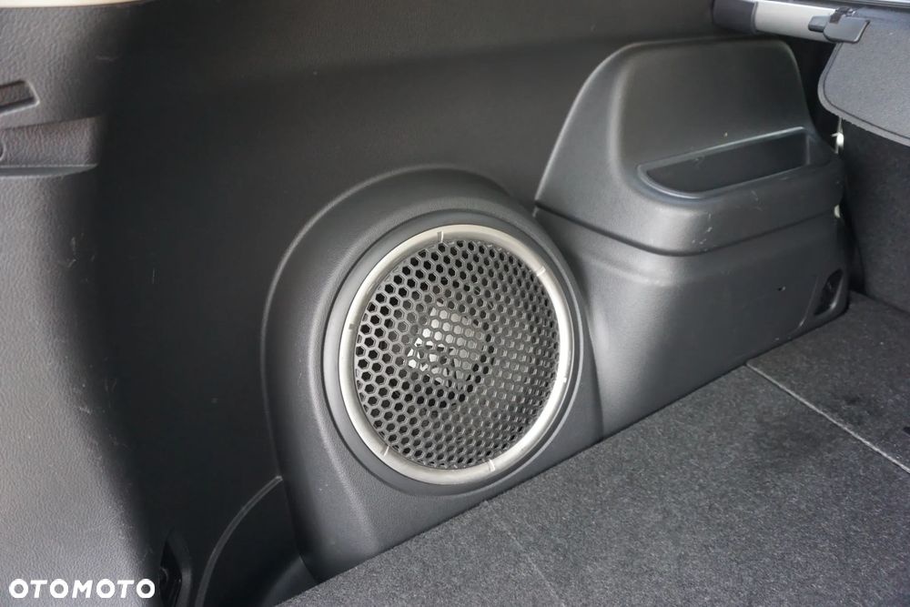 Mitsubishi Outlander Instyle NAVI + - 22