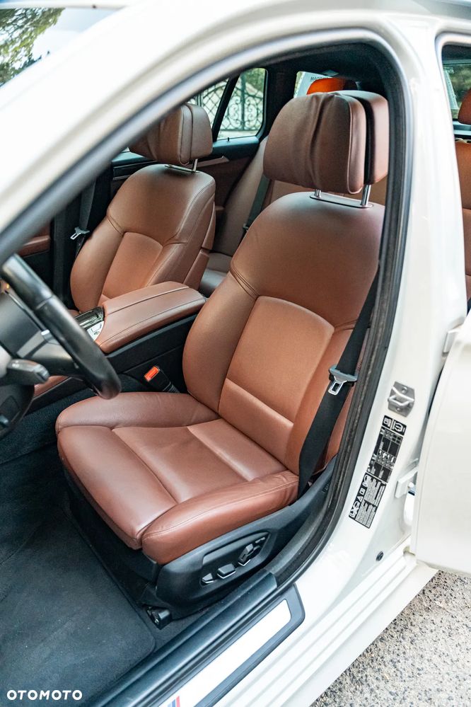 BMW Seria 5 530d xDrive - 33