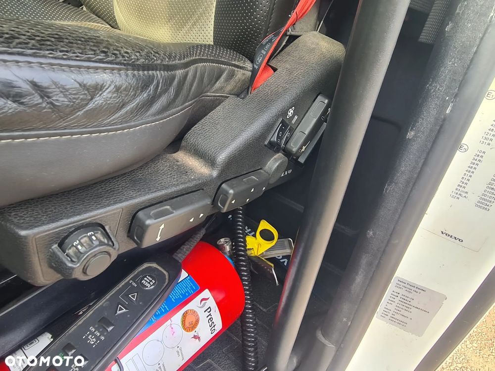 Volvo FH 460 6X2 EURO6 KONTENER IZOTERMICZNY FUL WYPOSARZONY SUPER STAN 18 PALET - 23