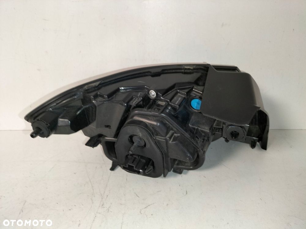 lampa tylna tył prawa peugeot 208 ii lift 23- +led - 4
