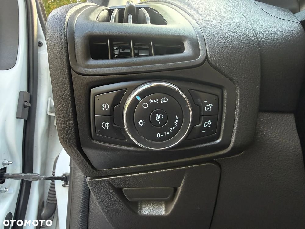 Ford Focus 1.0 EcoBoost Titanium - 29