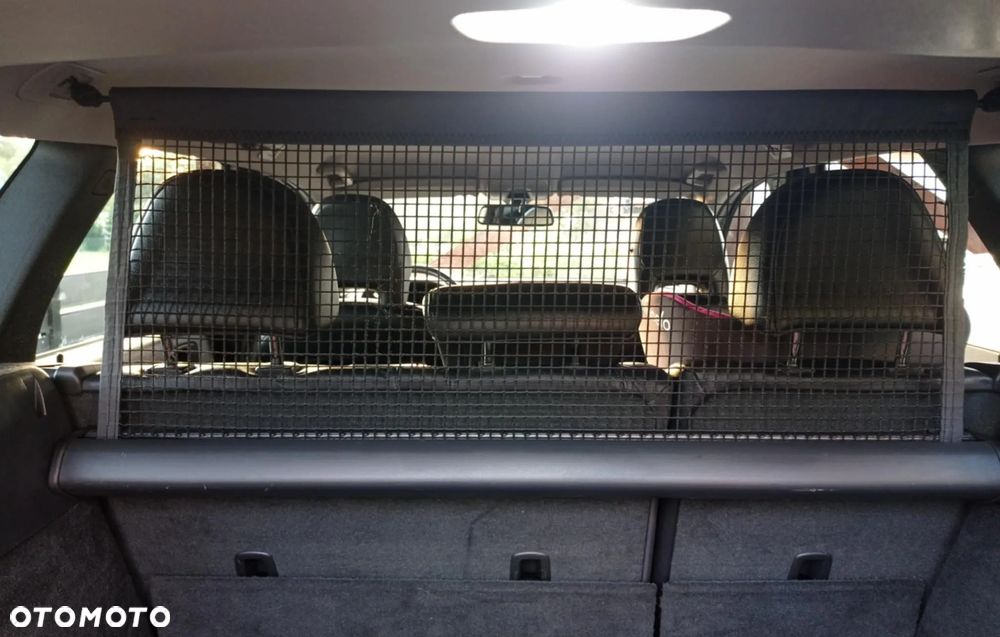 Volvo V50 D2 R-Design - 11