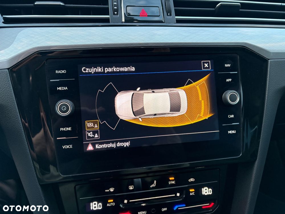 Volkswagen Passat 2.0 TSI Business DSG - 13