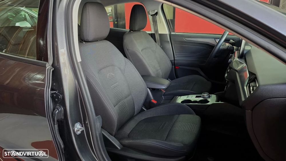 Ford Focus 1.0 EcoBoost Active Aut. - 42