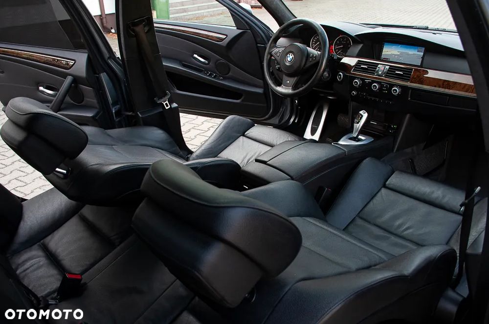 BMW Seria 5 525i xDrive Edition Exclusive - 22
