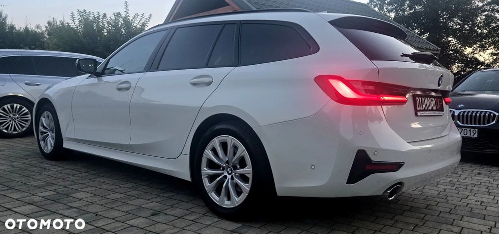 BMW Seria 3 320d M Sport - 17