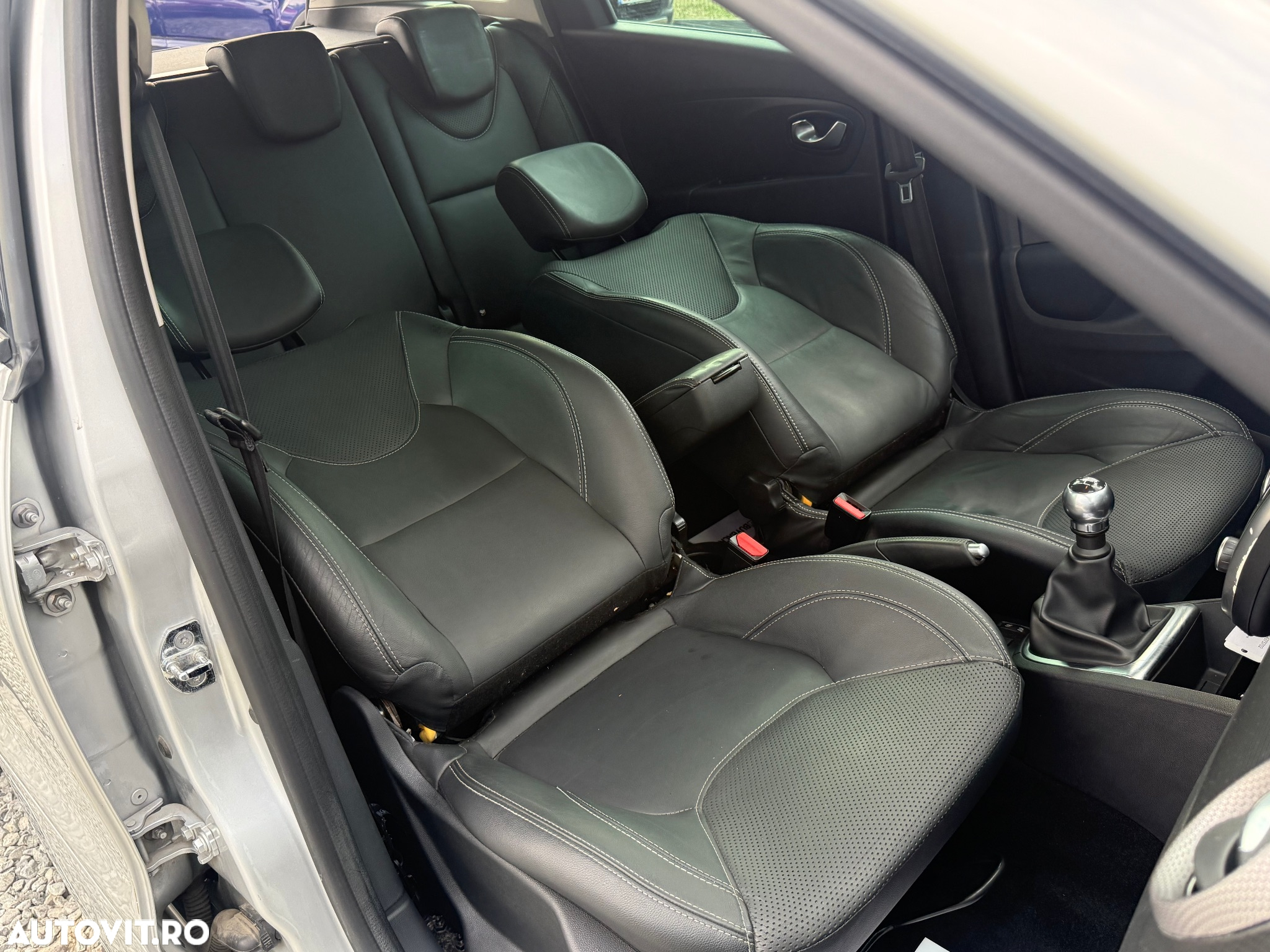 Renault Clio BLUE dCi 100 INTENS - 28