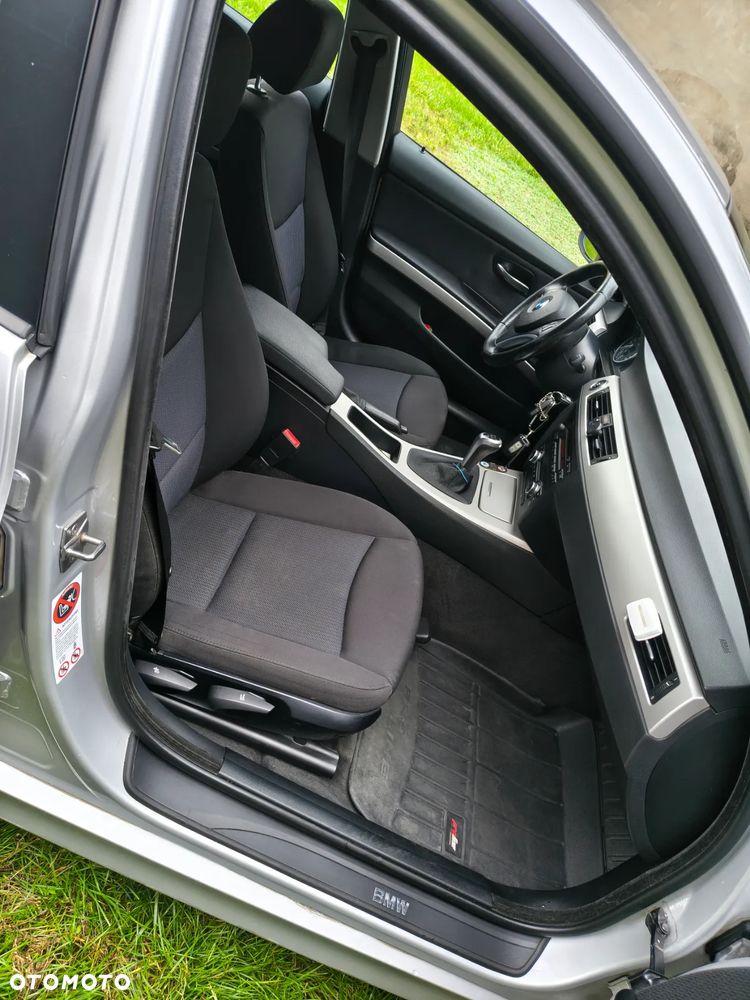 BMW Seria 3 318d - 10