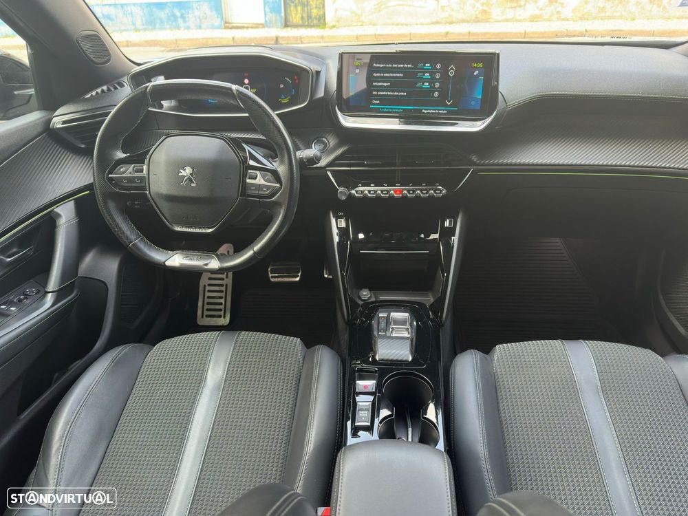 Peugeot e-2008 50 kWh GT - 7