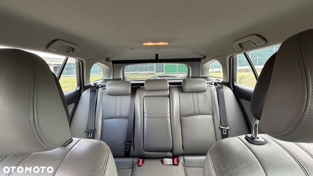 Toyota Avensis 2.0 Executive - 28