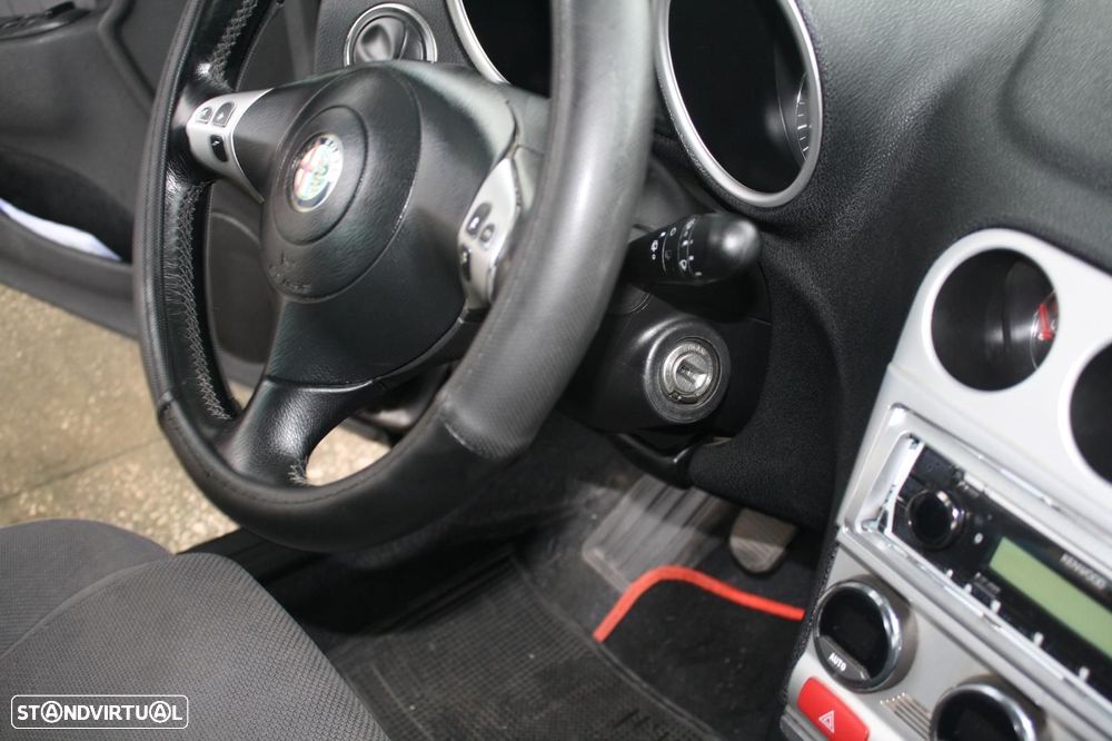 Alfa Romeo 156 1.9 JTD - 11