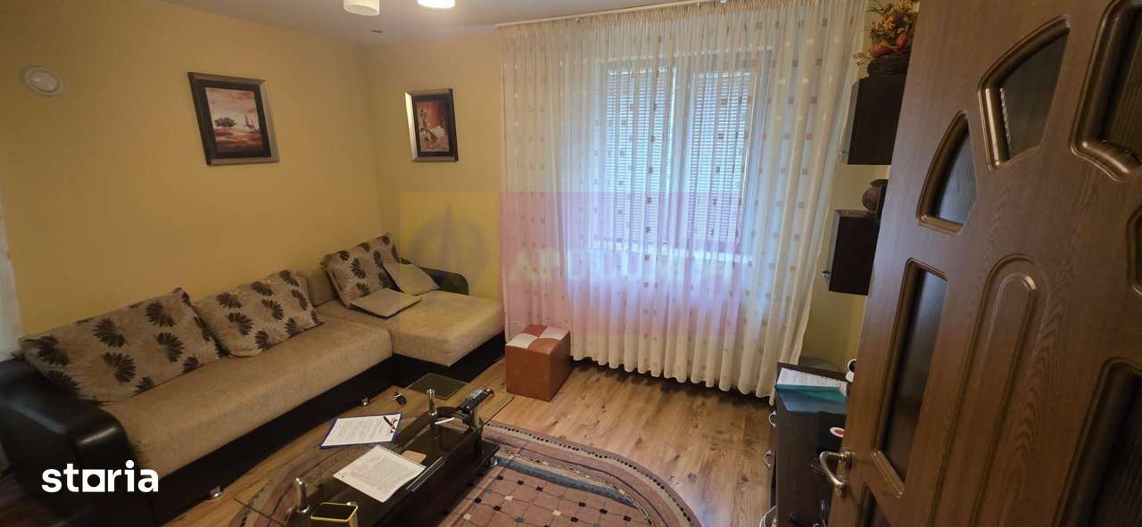 Apartament cu 2 camere de vanzare in Sinaia - Imagine principală: 2/14