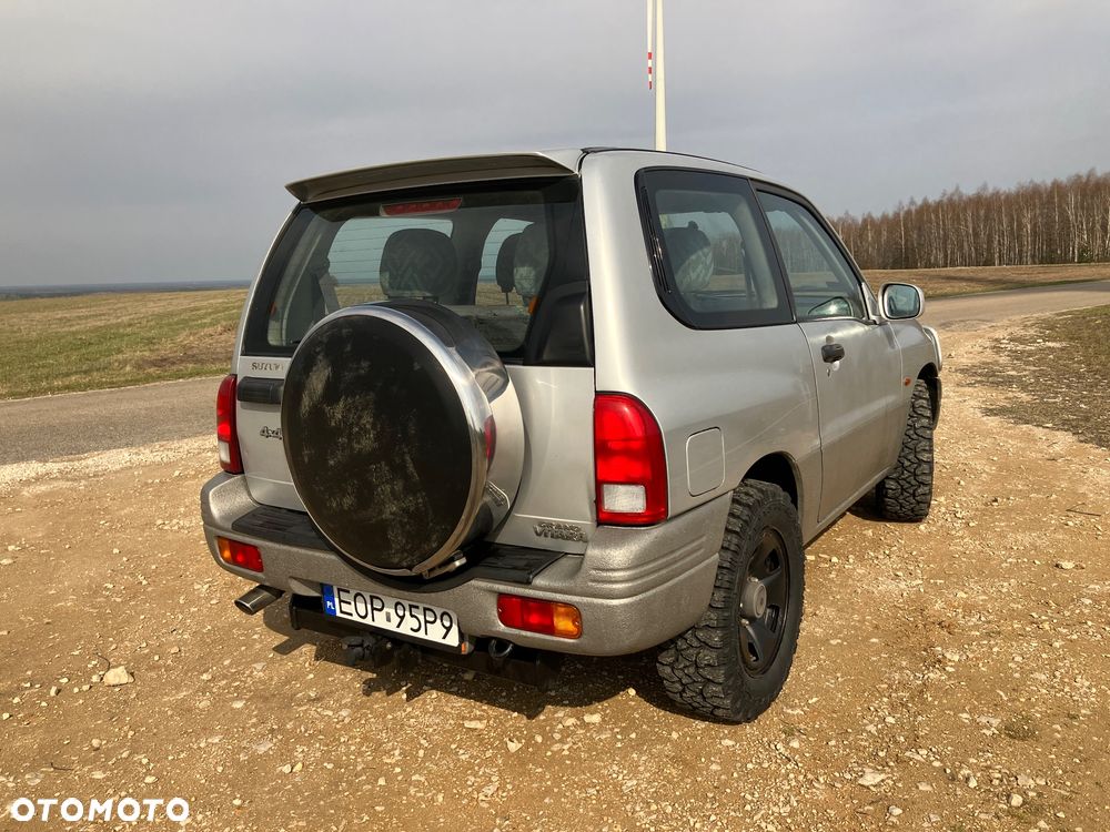 Suzuki Grand Vitara 2.0 - 9