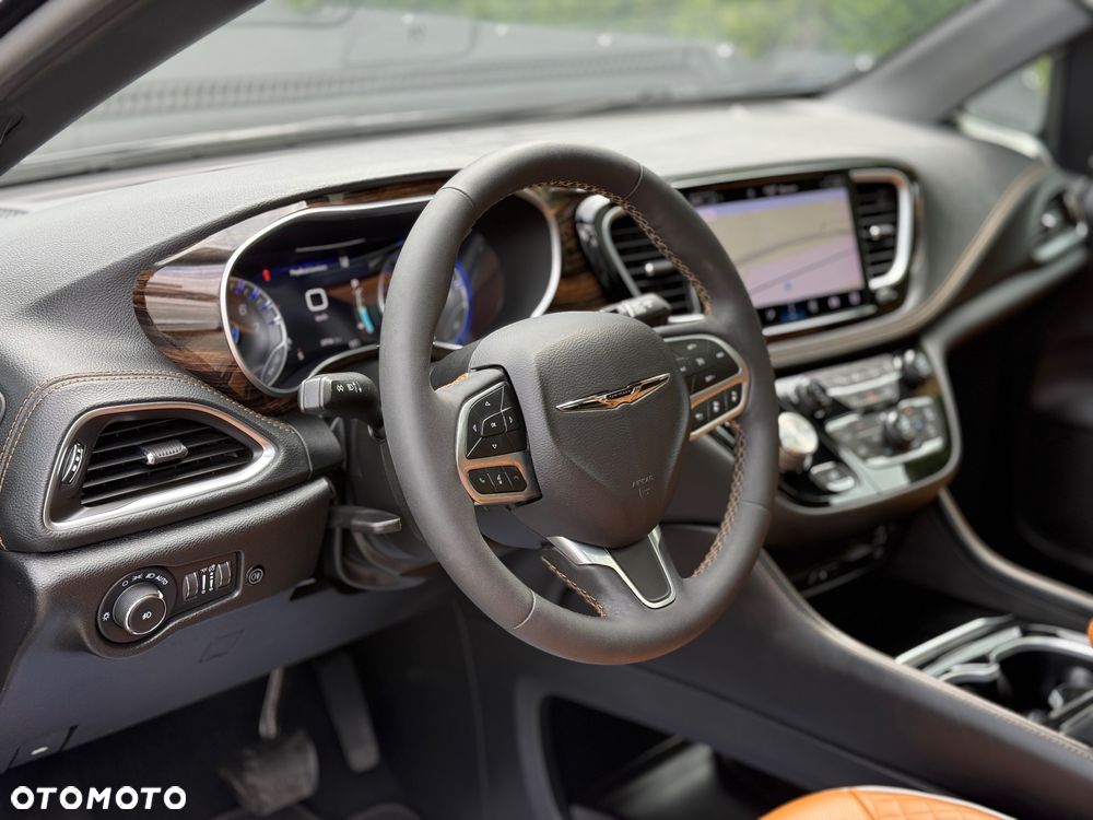 Chrysler Pacifica - 12
