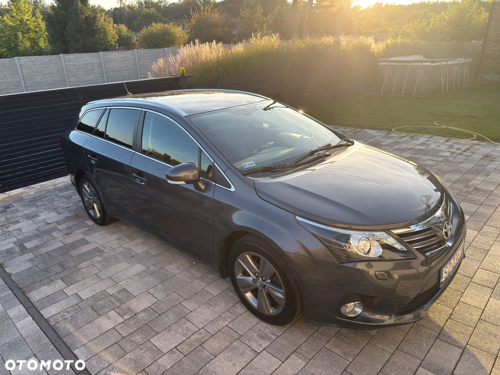 Toyota Avensis 2.0 D-4D Premium - 2