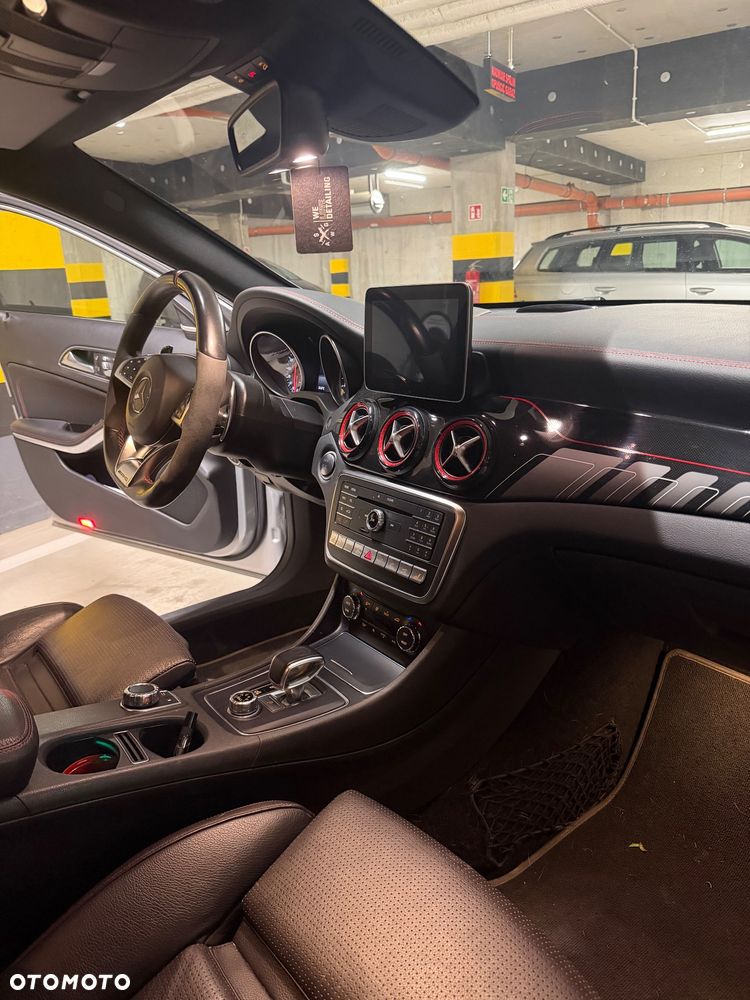 Mercedes-Benz GLA AMG 45 4-Matic - 11