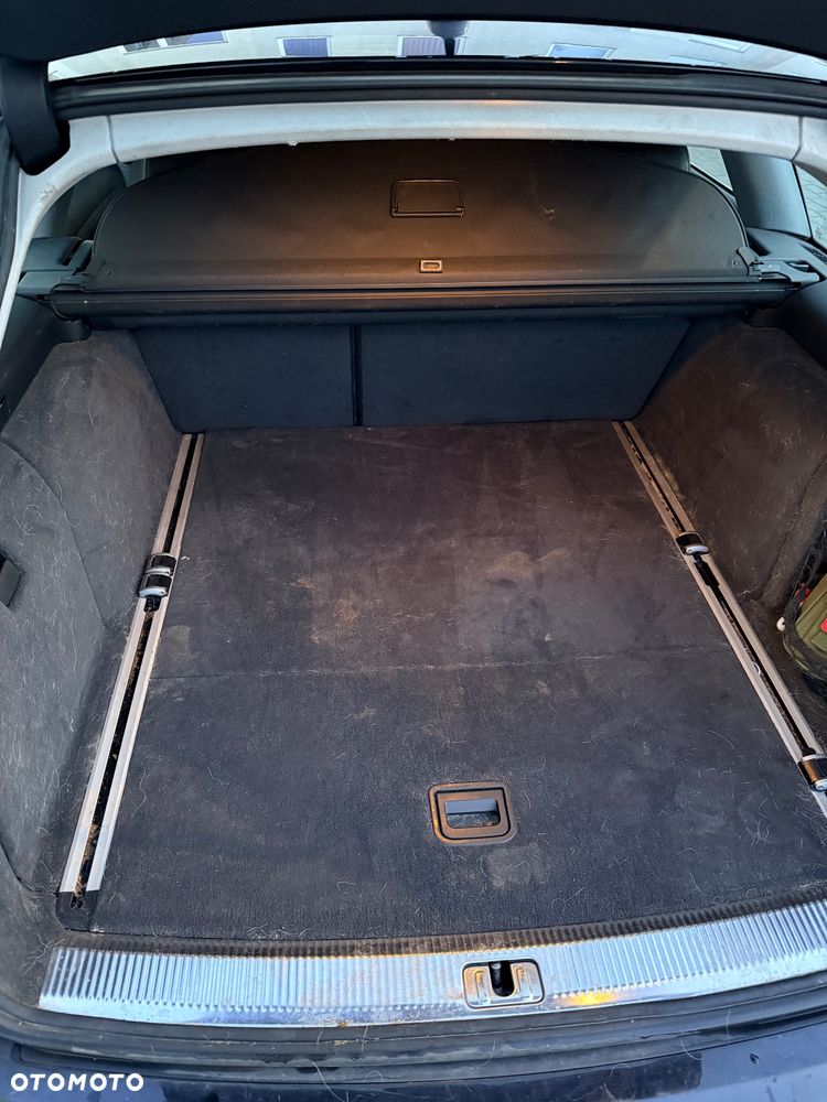 Audi A6 Avant 2.4 - 12