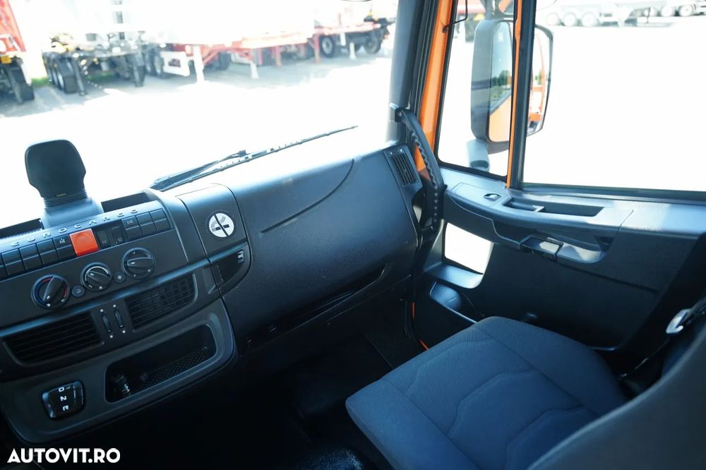 Iveco EUROCARGO / REMORCA AUTO HIDRAULICĂ / PLATFORMĂ - 6 M / REMORCA DUPĂ CU 6 LOCURI / TRONIU / EURO 6 - 30