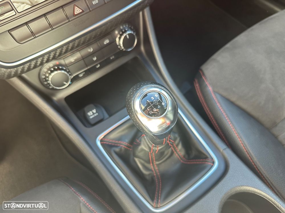 Mercedes-Benz A 180 d AMG Line - 17