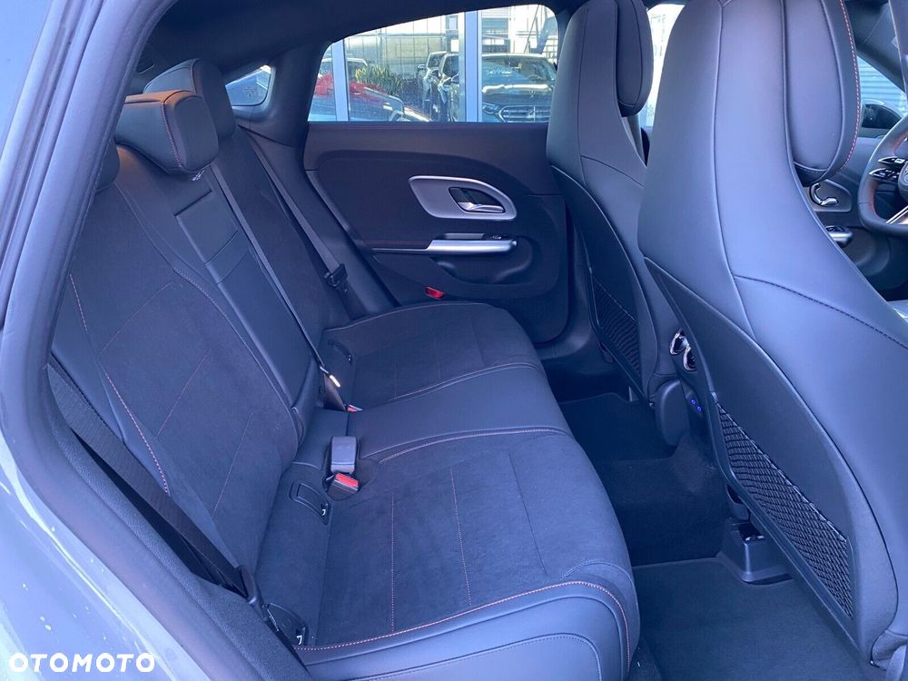 Mercedes-Benz CLA - 19