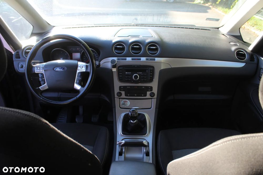 Ford Galaxy - 11