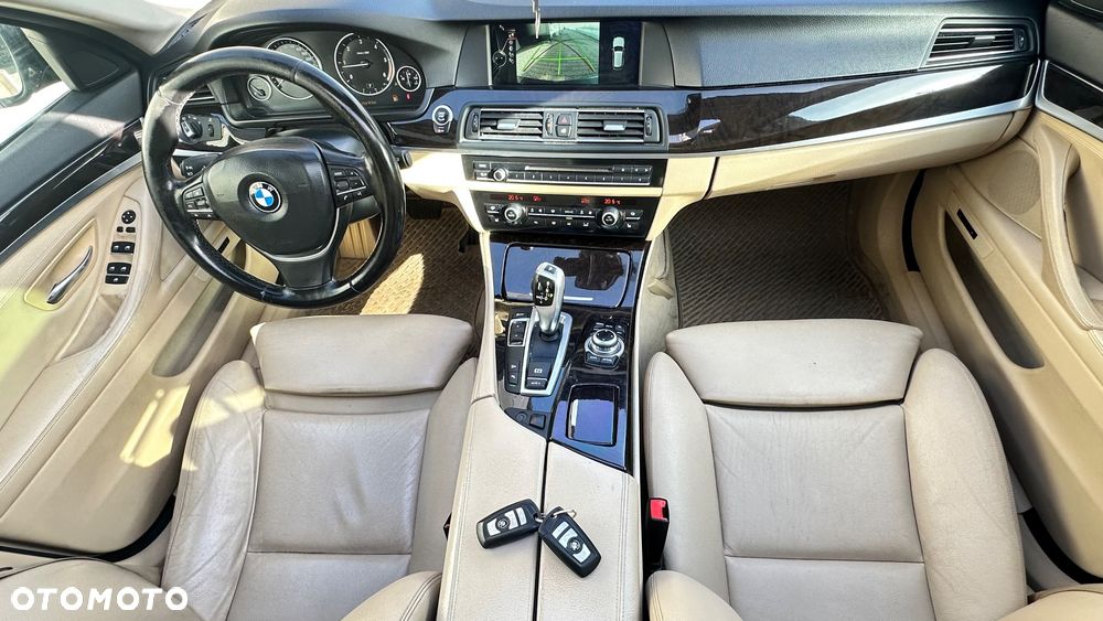 BMW Seria 5 525d xDrive Luxury Line - 10