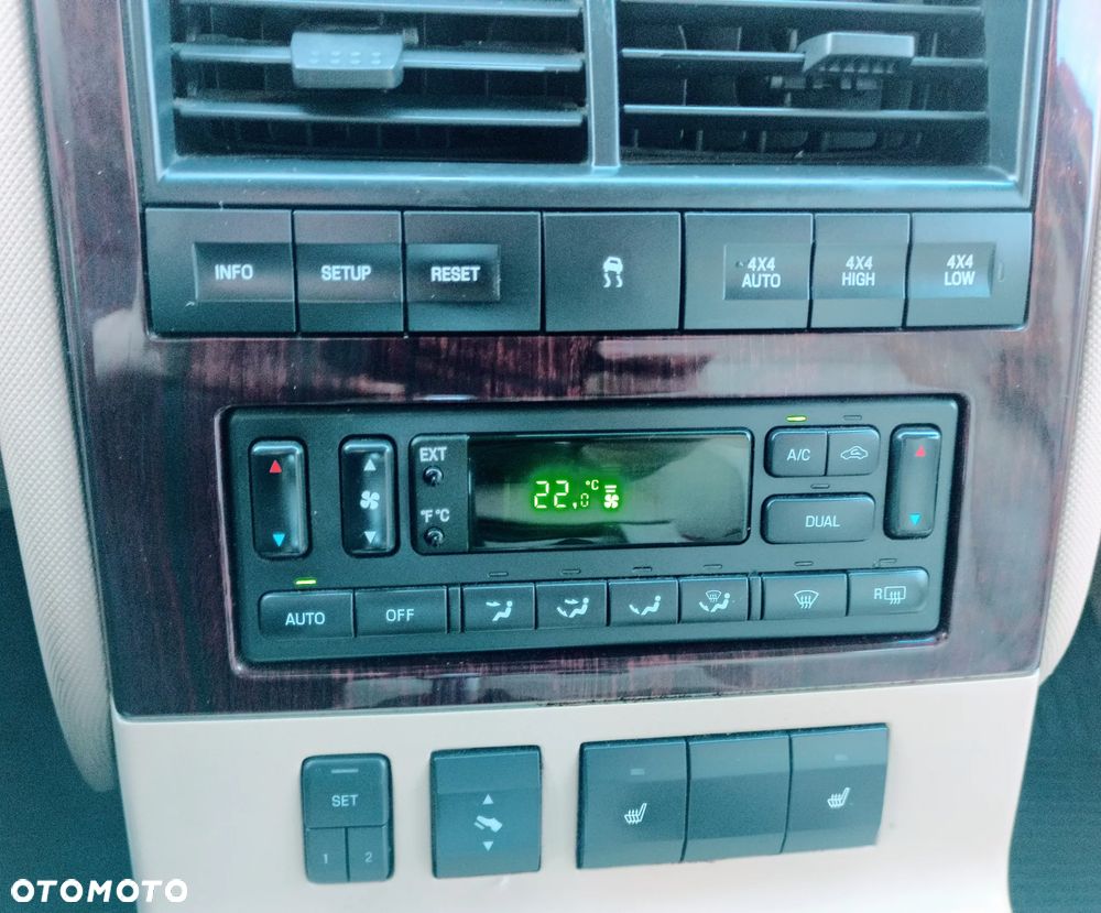 Ford Explorer 4.6 4WD - 29