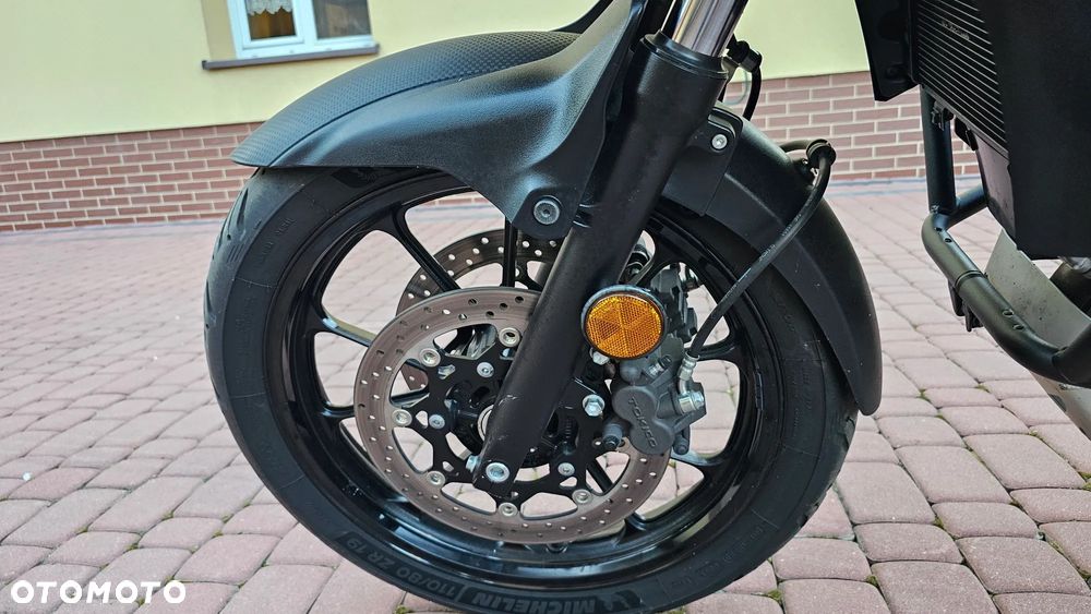 Suzuki V-STROM - 17