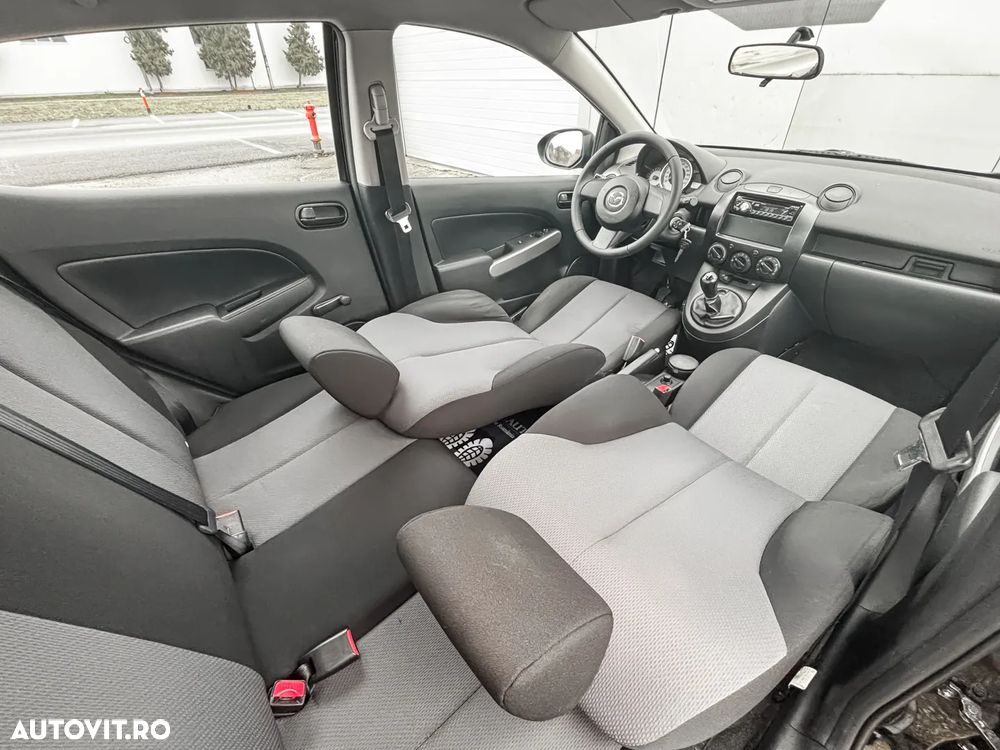 Mazda 2 - 5