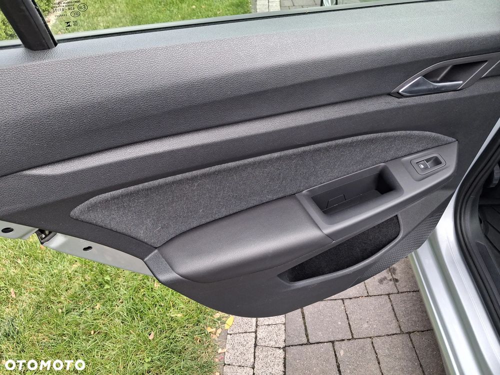 Volkswagen Golf 2.0 TDI Life - 23