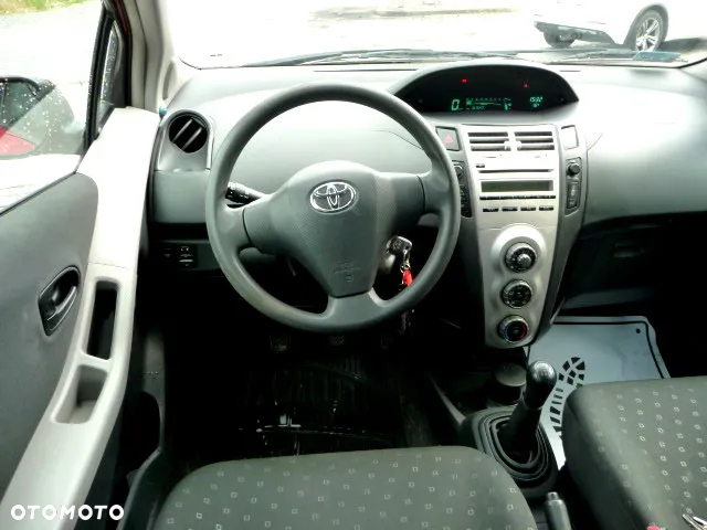 Toyota Yaris 1.3 Sol - 5